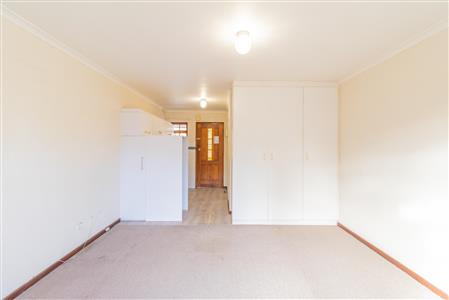 False - Apartment For Sale in St Georges Park, Port Elizabeth, Eastern Cape - M121281