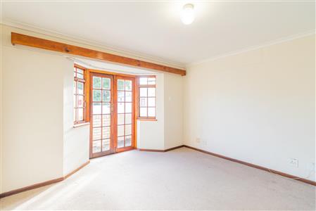 False - Apartment For Sale in St Georges Park, Port Elizabeth, Eastern Cape - M121281