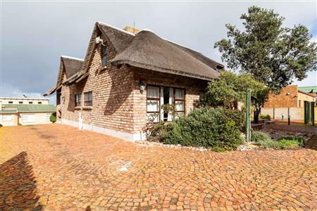 False - House For Sale in Outeniqua Strand, Groot Brakrivier, Western Cape - M121491