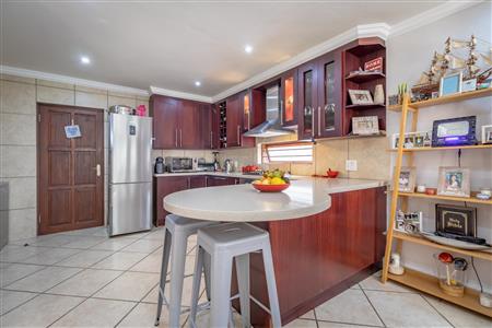 False - House Sold in Fourways, Sandton, Gauteng - M121504