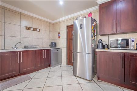 False - House Sold in Fourways, Sandton, Gauteng - M121504