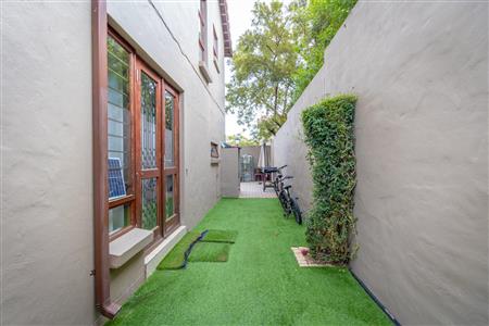 False - House Sold in Fourways, Sandton, Gauteng - M121504