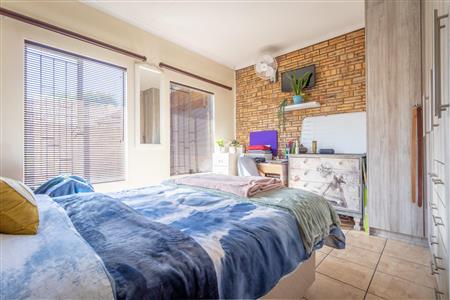 False - House For Sale in Bo-dorp, Rustenburg Central, Rustenburg, North West - M121524
