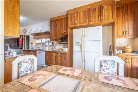 False - House For Sale in Bo-dorp, Rustenburg Central, Rustenburg, North West - M121524