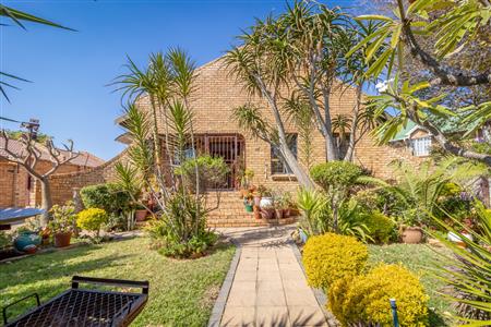 False - House For Sale in Bo-dorp, Rustenburg Central, Rustenburg, North West - M121524