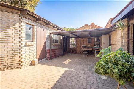 False - House For Sale in Bo-dorp, Rustenburg Central, Rustenburg, North West - M121524