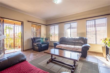 False - House For Sale in Bo-dorp, Rustenburg Central, Rustenburg, North West - M121524