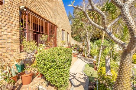 False - House For Sale in Bo-dorp, Rustenburg Central, Rustenburg, North West - M121524