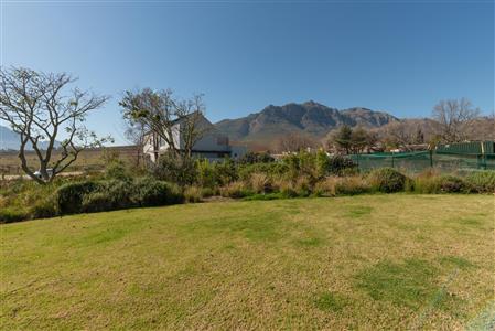 False - Vacant Land For Sale in Paradyskloof, Stellenbosch, Western Cape - M121575
