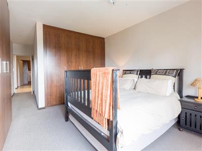 False - Apartment For Sale in Sandton Central, Sandton, Gauteng - M121605