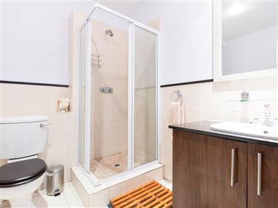 False - Apartment For Sale in Sandton Central, Sandton, Gauteng - M121605