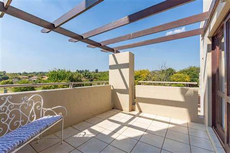 False - Townhouse For Sale in Fourways, Sandton, Gauteng - M121621