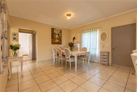 False - Townhouse For Sale in Fourways, Sandton, Gauteng - M121621