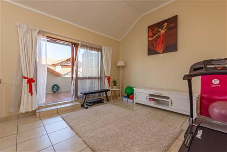 False - Townhouse For Sale in Fourways, Sandton, Gauteng - M121621