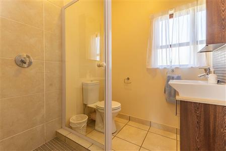False - Townhouse For Sale in Fourways, Sandton, Gauteng - M121621