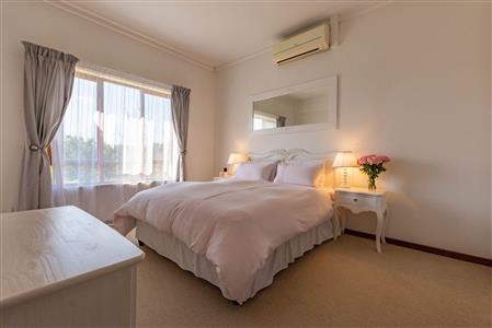 False - Townhouse For Sale in Fourways, Sandton, Gauteng - M121621