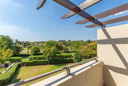 False - Townhouse For Sale in Fourways, Sandton, Gauteng - M121621