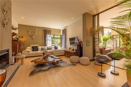 House For Sale in Fourways, Sandton, Gauteng - M114684