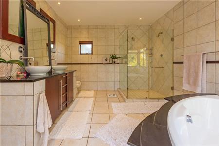 House For Sale in Fourways, Sandton, Gauteng - M114684