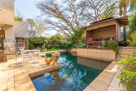 House For Sale in Fourways, Sandton, Gauteng - M114684