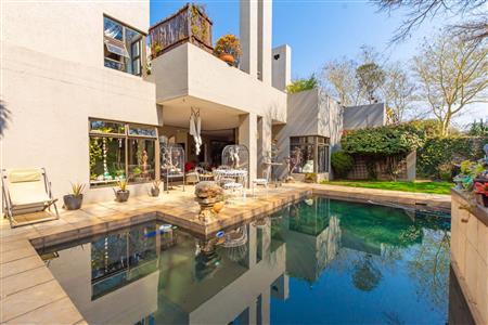 House For Sale in Fourways, Sandton, Gauteng - M114684