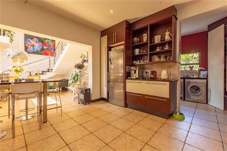 House For Sale in Fourways, Sandton, Gauteng - M114684