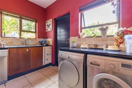 House For Sale in Fourways, Sandton, Gauteng - M114684