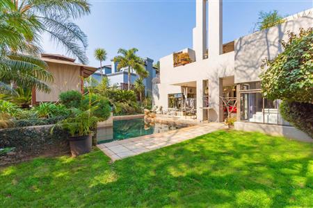 House For Sale in Fourways, Sandton, Gauteng - M114684
