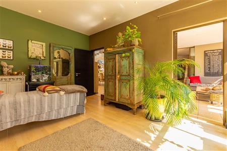 House For Sale in Fourways, Sandton, Gauteng - M114684
