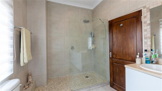 False - House For Sale in Fourways, Sandton, Gauteng - M10136