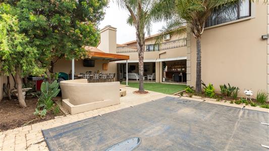 False - House For Sale in Fourways, Sandton, Gauteng - M10136