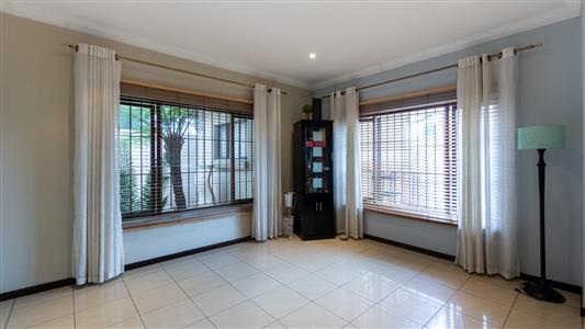 False - House For Sale in Fourways, Sandton, Gauteng - M10136