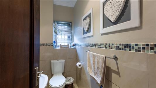 False - House For Sale in Fourways, Sandton, Gauteng - M10136