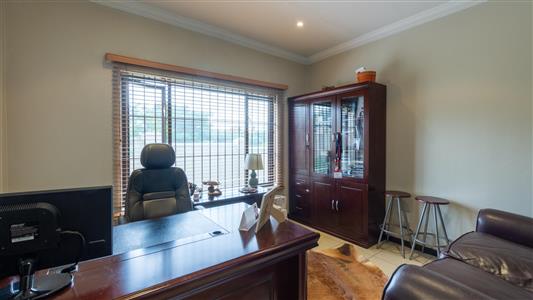 False - House For Sale in Fourways, Sandton, Gauteng - M10136