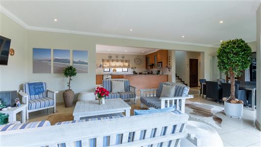 False - House For Sale in Fourways, Sandton, Gauteng - M10136