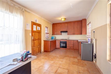 House For Sale in Tlhabane West, Rustenburg, North West - M127297