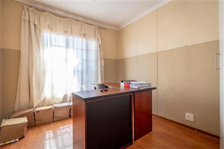 House For Sale in Tlhabane West, Rustenburg, North West - M127297