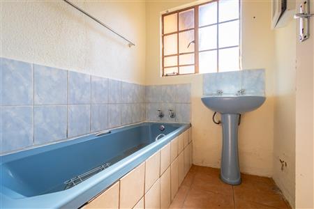 House For Sale in Tlhabane West, Rustenburg, North West - M127297