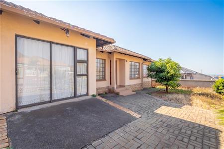 House For Sale in Tlhabane West, Rustenburg, North West - M127297