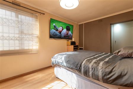 False - House For Sale in Townsend Estate, Goodwood, Western Cape - M121678