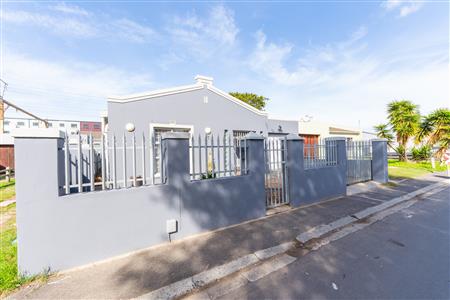 False - House For Sale in Townsend Estate, Goodwood, Western Cape - M121678