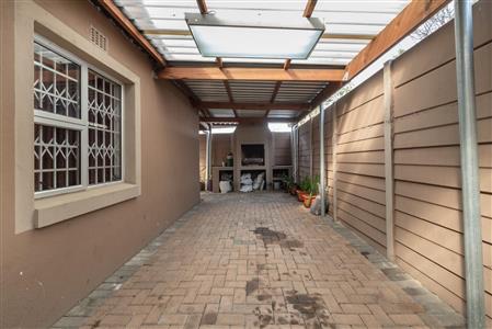 False - House For Sale in Townsend Estate, Goodwood, Western Cape - M121678