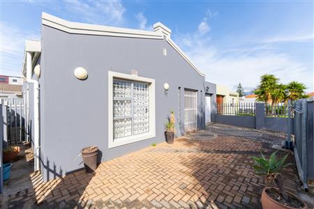 False - House For Sale in Townsend Estate, Goodwood, Western Cape - M121678