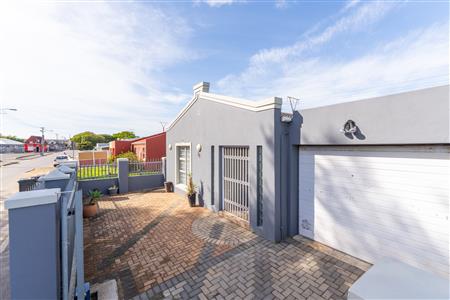 False - House For Sale in Townsend Estate, Goodwood, Western Cape - M121678