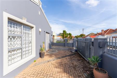 False - House For Sale in Townsend Estate, Goodwood, Western Cape - M121678