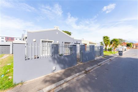 False - House For Sale in Townsend Estate, Goodwood, Western Cape - M121678