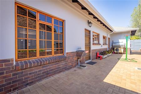 False - House sold in Lyttelton Manor, Centurion - M121719