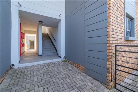 False - Apartment For Sale in Pinehaven, Krugersdorp, Gauteng - M117808
