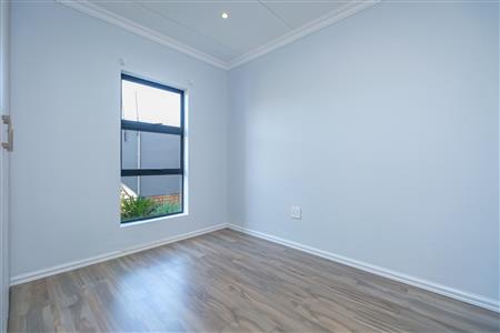 False - Apartment For Sale in Pinehaven, Krugersdorp, Gauteng - M117808