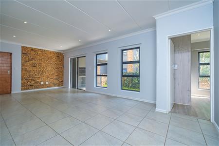 False - Apartment For Sale in Pinehaven, Krugersdorp, Gauteng - M117808